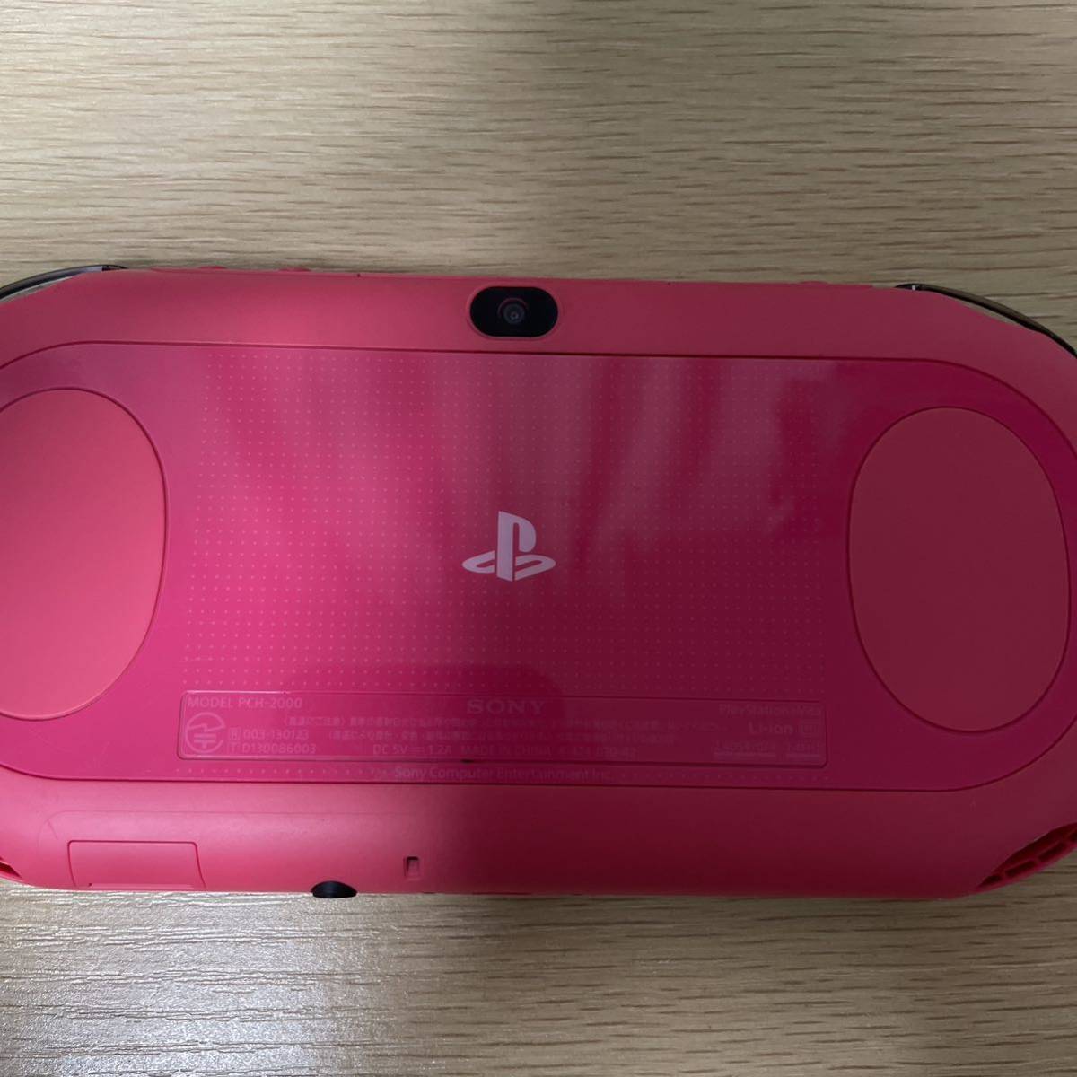 PlayStation Vita ピンク⁄ブラック SONY PCH-2000 ブラック 本体
