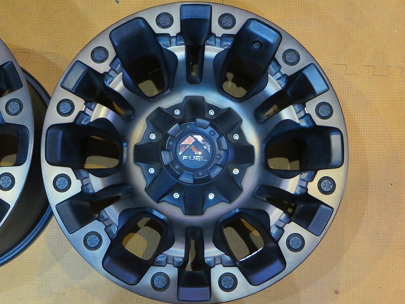 美品 4本セット【FUEL OFFROAD VAPOR D569】フューエル 17インチ 9J 