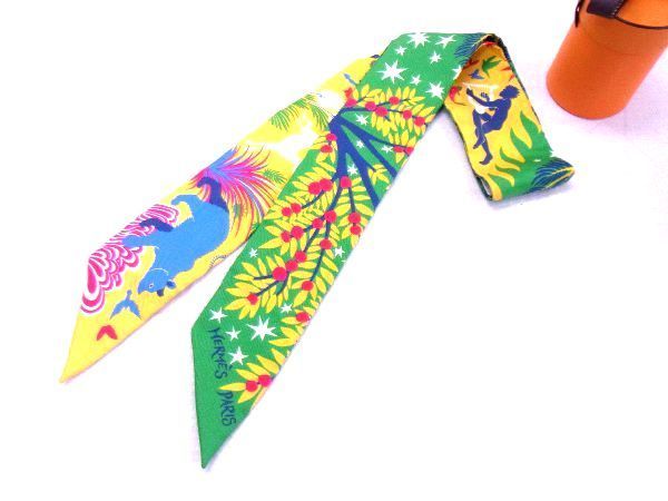 1円 ■極美品■ HERMES エルメス sous le Charme d’Orphee シルク100% ツイリー リボンスカーフ グリーン系×イエロー系 AH5179NM