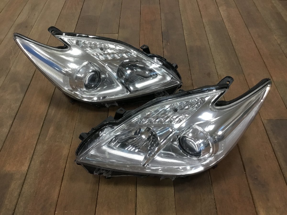 トヨタ ZVW30 プリウス 後期 L用 純正 ハロゲン 左右セット ヘッドライト KOITO 47-29　　　　　　　　　　　　2300641 　　　2I5-2 　理