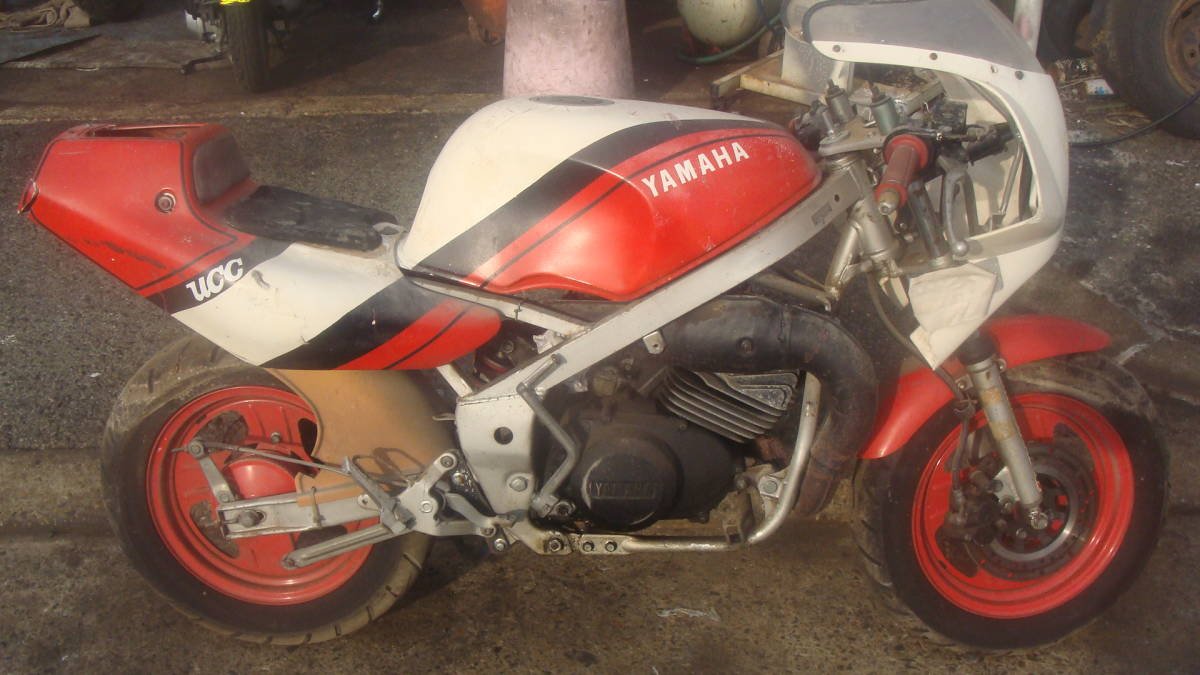 YZ 80？ホンダエンジン搭載改造車 YZ80 ヤマハ 古いメルセデスのセダンの後席から発進！ エンジン始動確認 検索用)YZ タイヤ