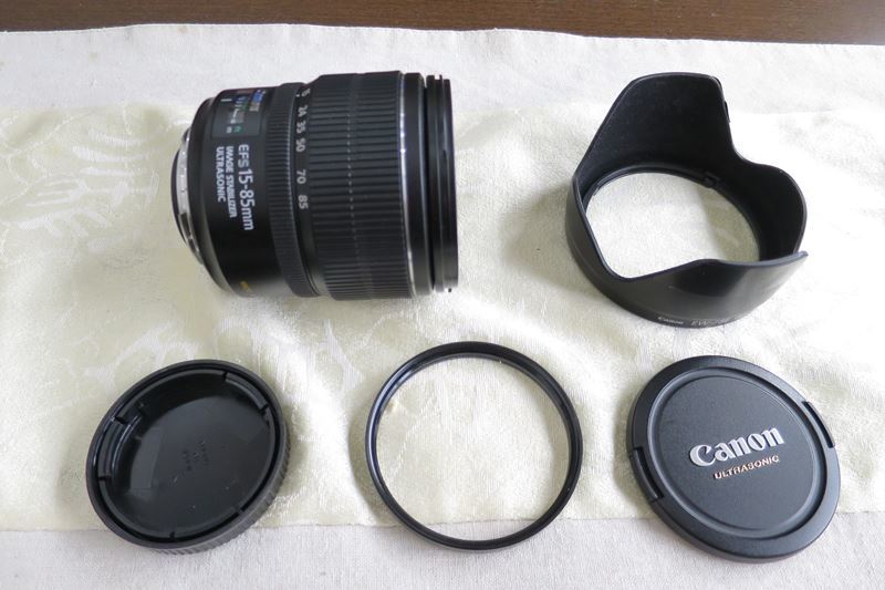 Canon EF-S15-85mm F3.5-5.6IS USMレンズ、24mmから136mm相当域を
