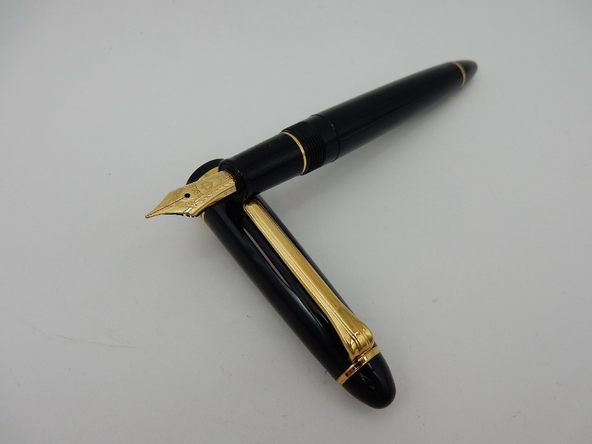 ★新品箱入り★CARAN d'ACHE ヘクサゴナル/ボールペン 純正漆 黒×金 カランダッシュ CARAN d'ACHE ボールペン ヘクサゴナルコレクション