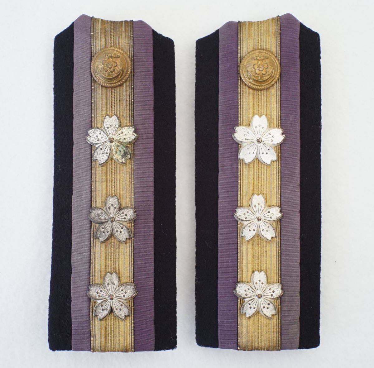 蔵出し品　当時物　旧日本海軍　肩章　大尉？　帝国海軍 日本軍　送料無料