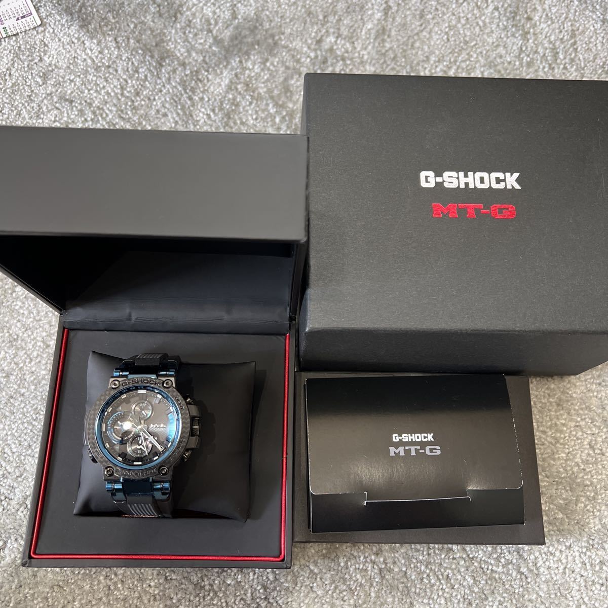 美品 CASIO G-SHOCK MT-G 電波ソーラー カーボンベゼル MTG-B1000XB