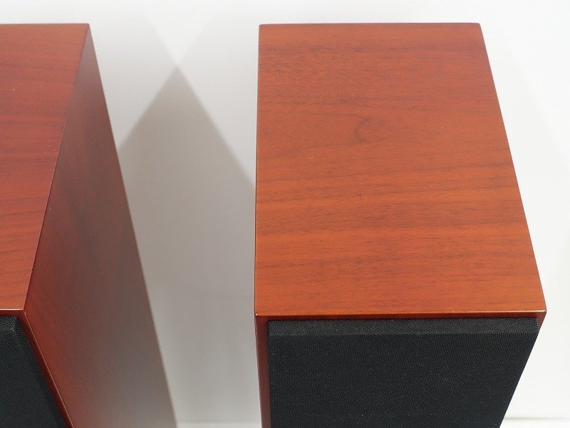 HiVi名作選スピーカーシステム Bowers&Wilkins「CM8」（2011年8