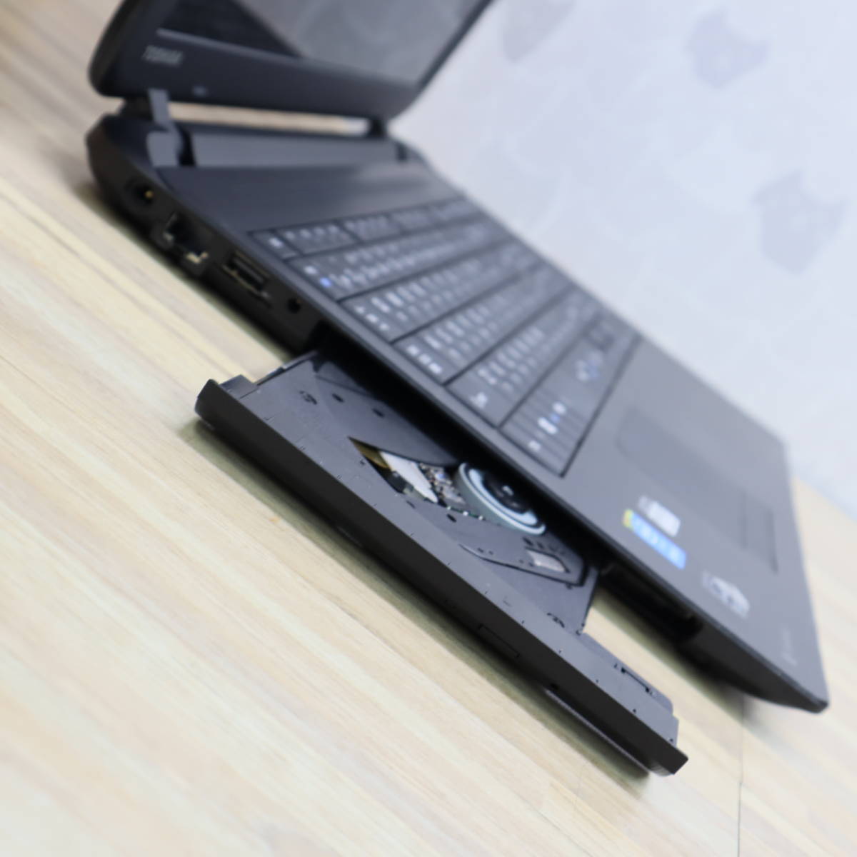 ☆美品 高性能4世代i3！新品SSD256GB メモリ8GB☆B25M Core i3-4025U