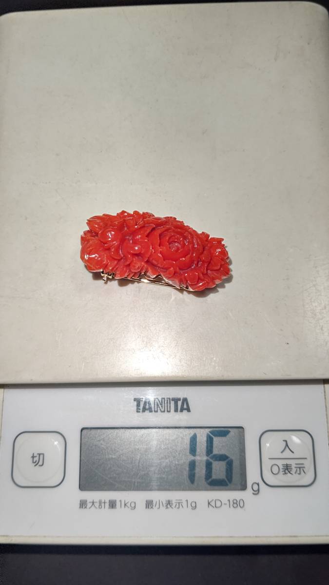 ブローチ 血赤珊瑚 薔薇 ルース サンゴ 18k 花 天然珊瑚薔薇彫ブローチ