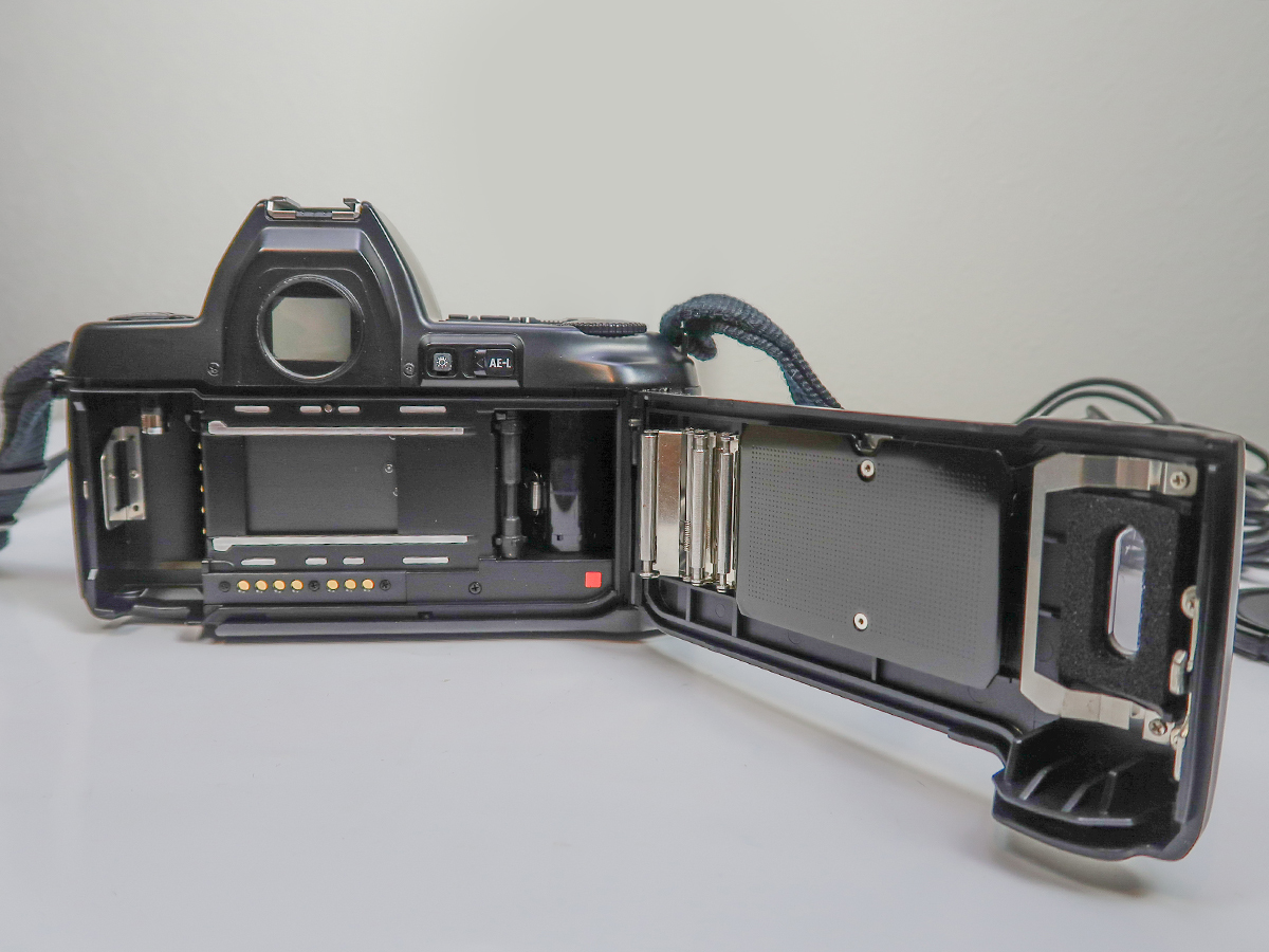 Nikon F-801 一眼レフカメラ F-801s ニコン AF (ニコン) キズ有
