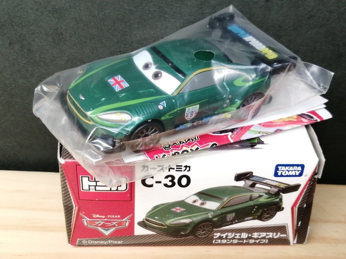 カーズ C-30 トミカ ナイジェル・ギアスリー ナイジェル ギアスリー