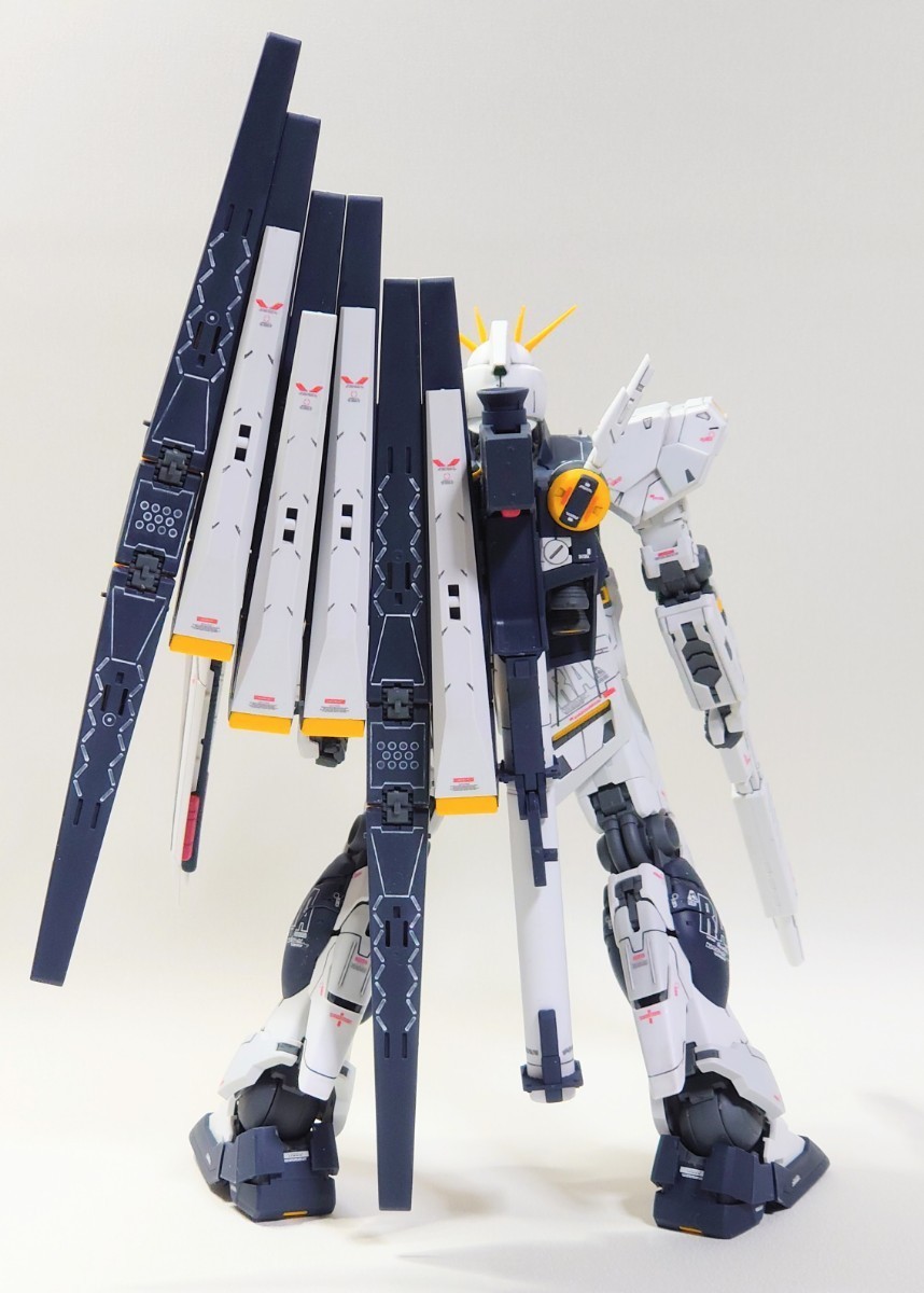 MG1/100「RX-93 νガンダム Ver.ka」ディテール追加・成型色仕上げ