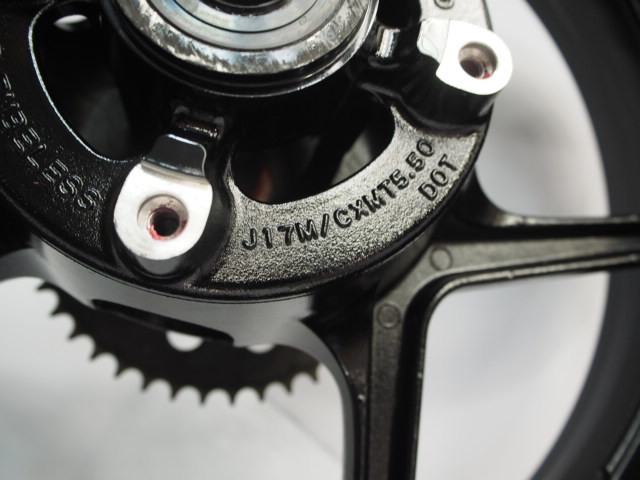 スーパーシェルパ純正リアホイール2.15×18J軽い振れありKL250Gタイヤ溝