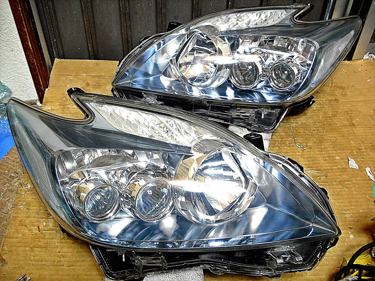 美品 純正 トヨタ ZVW30 30 プリウス LED ヘッドライト 左右 KOITO47