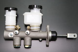 【SR311 SP311ブレーキマスターシリンダー】復刻品 U20 R16 フェアレディ 右/左ハンドル対応 純正を忠実に再現 亀有エンジンワークス