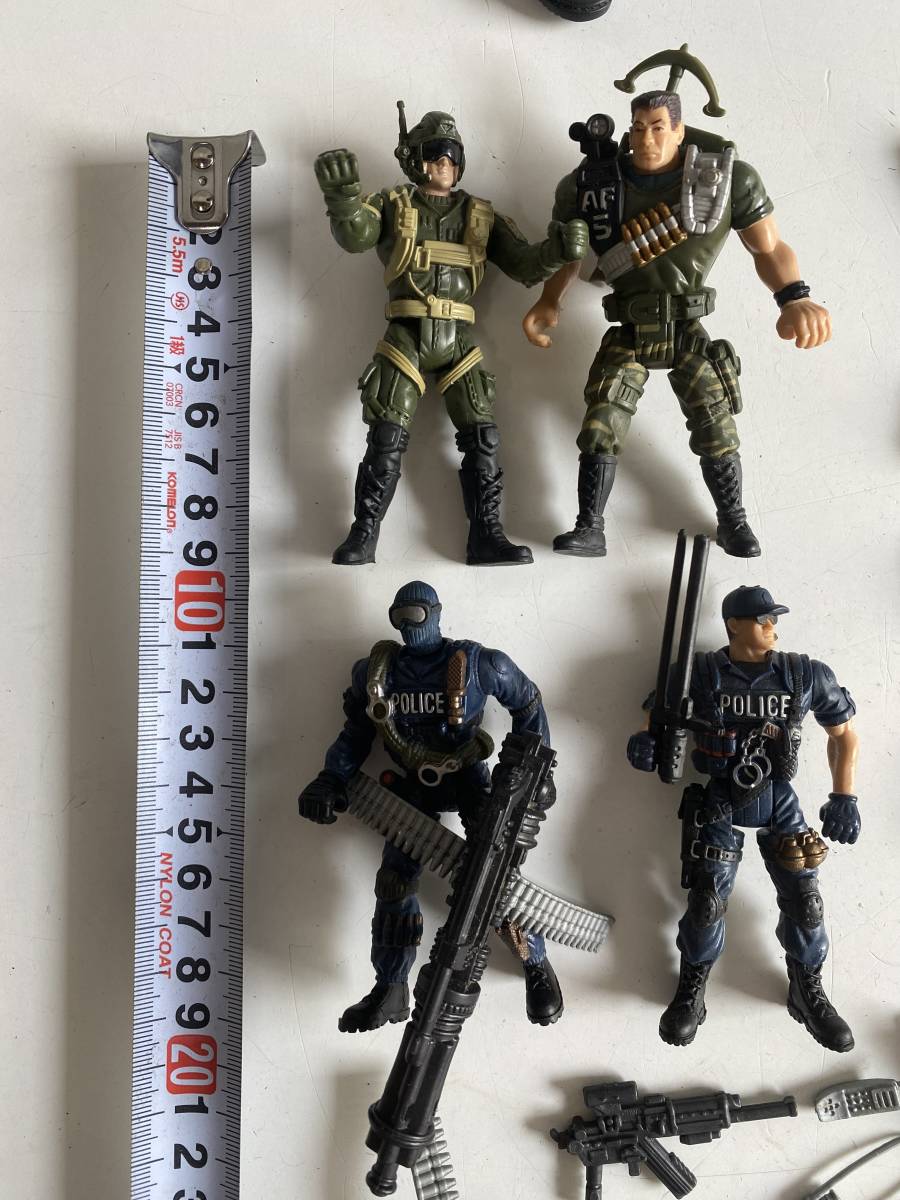ドラゴン•GIジョー1/6アクションフィギュア用武器アクセサリーセット 中古】ミリタリーアクションフィギュア 1/6ドラゴン 銃等武器セット