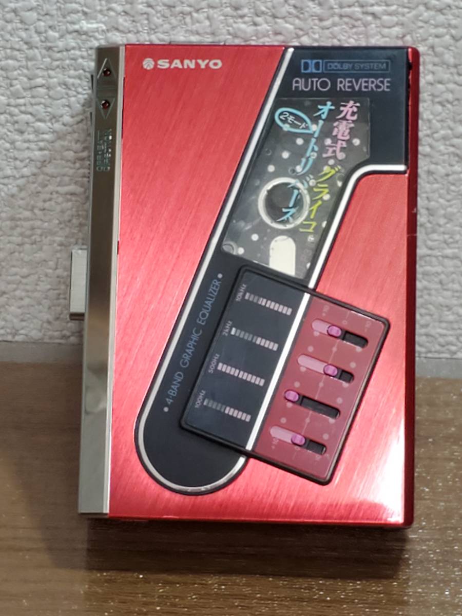 ★美品 希少レッド　SANYO JJ-P3 ポータブルカセットプレーヤー イコライザ機能付き　送料185円～★