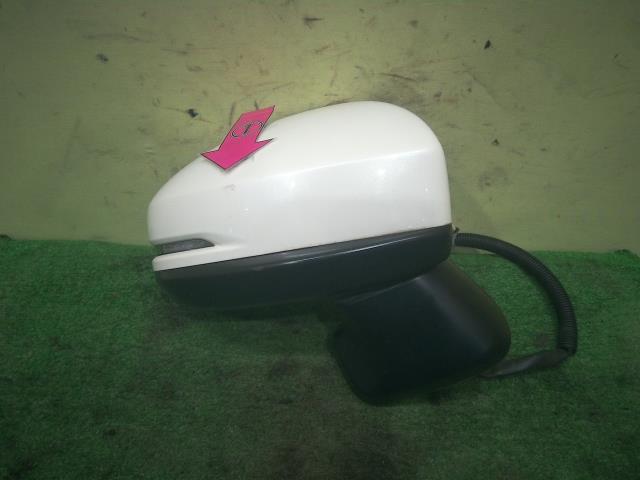 中古 フィット DAA-GP5 右サイドミラー LEB-H1 NH624P 76208-T5A-***