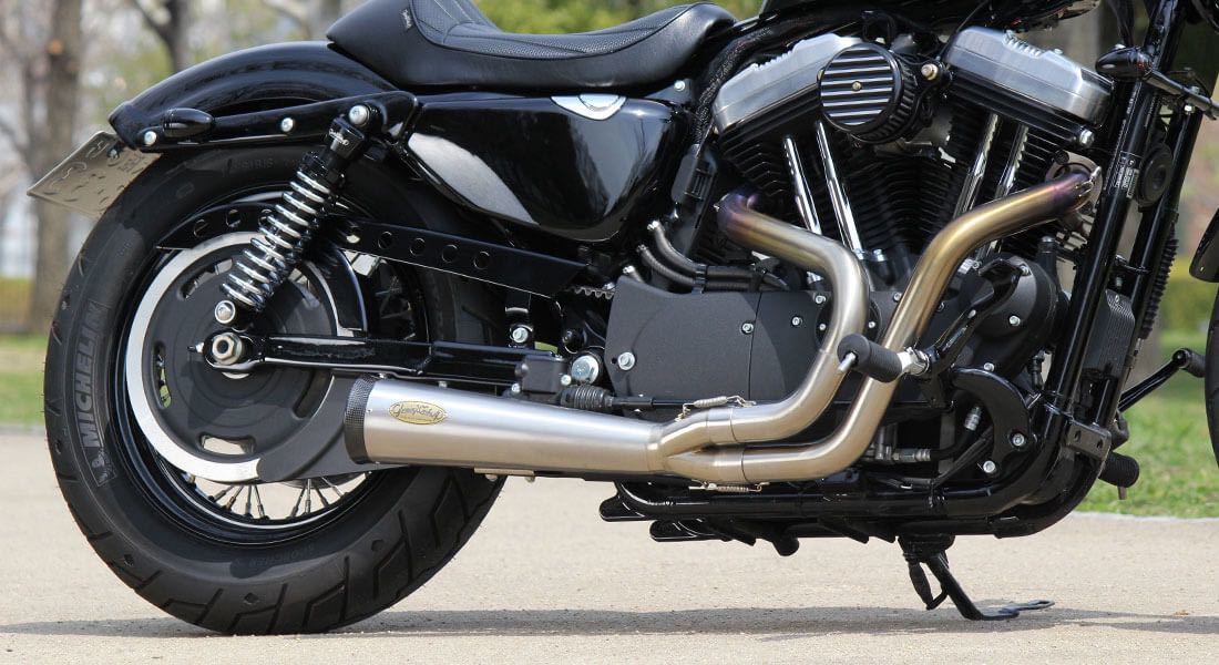 GLEAMING WORKS チタニウム バリトンマフラー 2in1 フルエキゾーストマフラー 07年以降 XL1200 XL883 スポーツスター グリーミンワークス GLEAMING WORKS ひと味違う大人の贅沢にチタンの2in1。バリトンマフラー バリトン |ハーレーパーツ専門店 HDパーツ