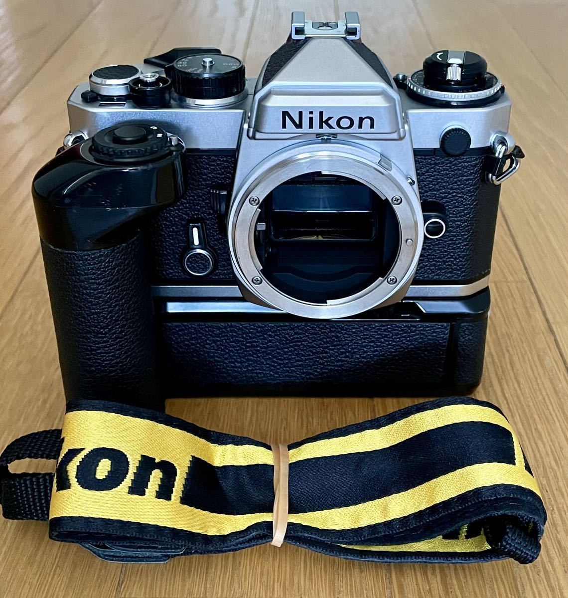 ★大人気★Nikon ニコン FE ボディ + MD-12 #6662 1011088 Nikon FE MD-12 ニコンFEボディ+モータードライブMD12 完動品 美品Nikon