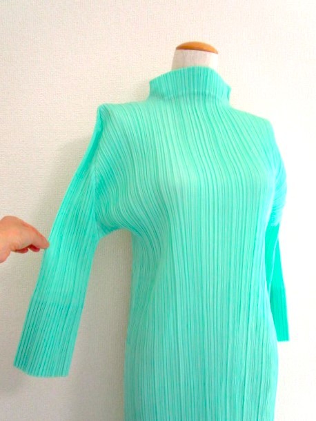 PLEATS PLEASE　プリーツプリーズ グリーン系 ハイネックワンピース サイズ５ 美品 2021年商品 イッセイ ミヤケ 