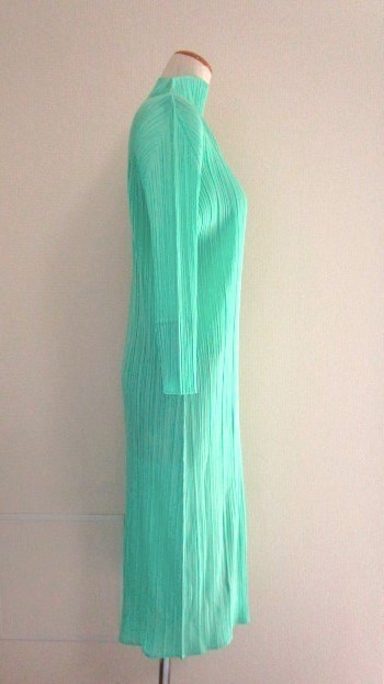 PLEATS PLEASE　プリーツプリーズ グリーン系 ハイネックワンピース サイズ５ 美品 2021年商品 イッセイ ミヤケ 