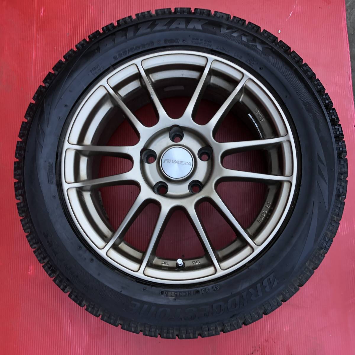 エンケイ ENKEI RIVAZZA 16インチ 16×7J+38 5穴 PCD114.3 ブリヂストン 