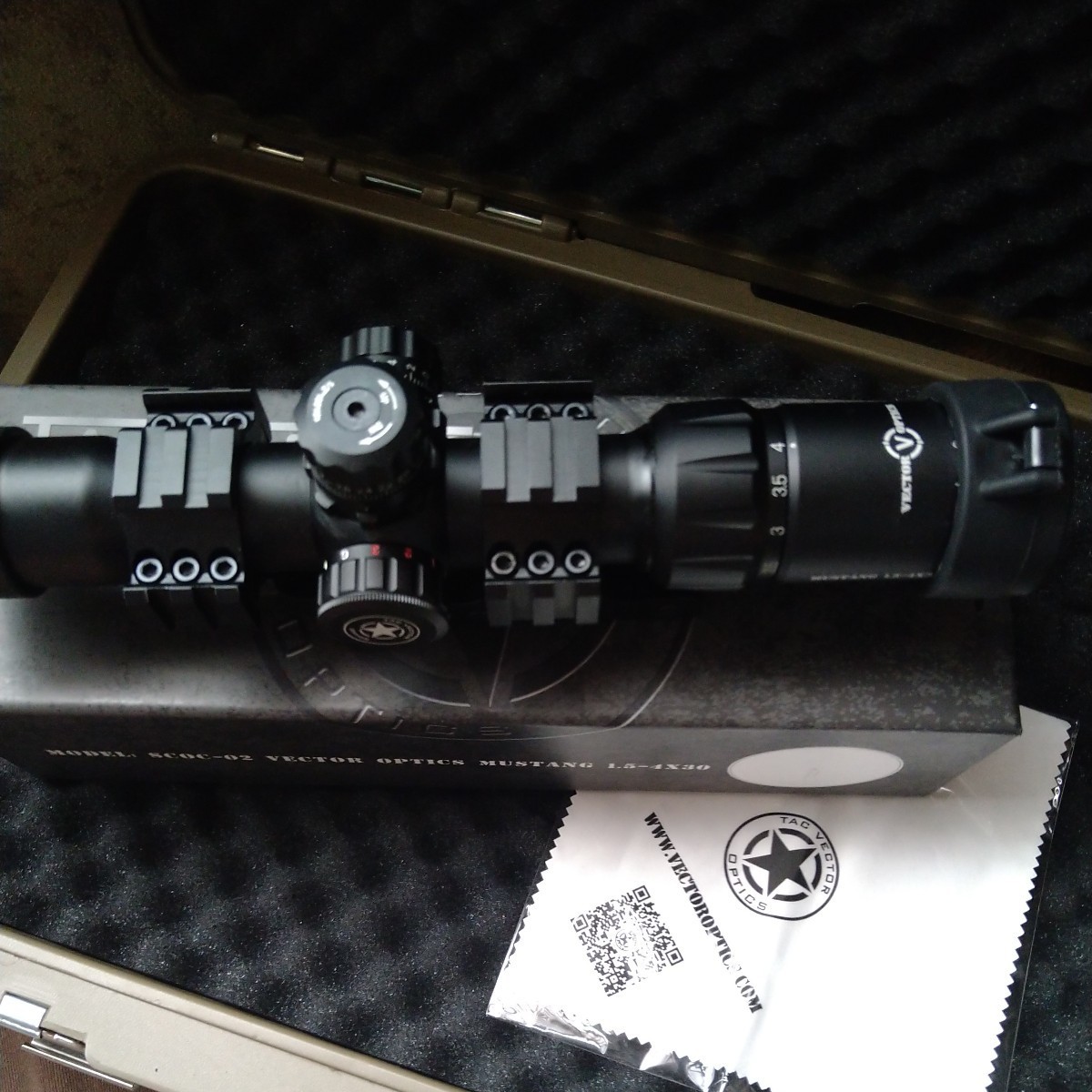 VECTOR OPTICS Mustang 1.5-4x30 タクティカルスコープ vector optics