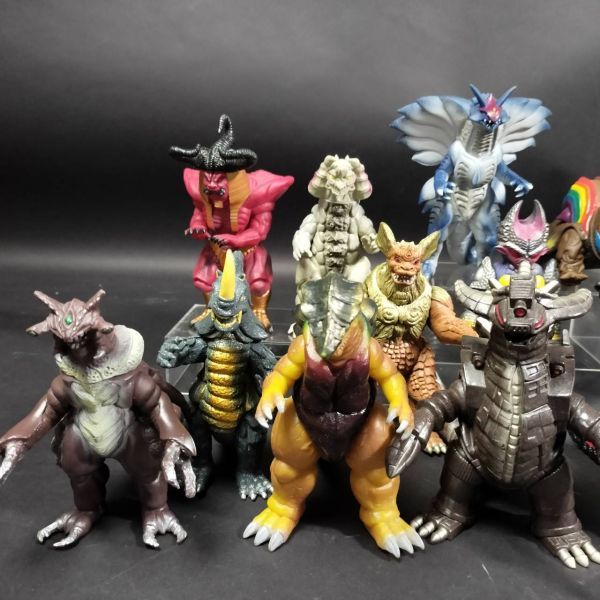 BANDAI ソフビ人形 ウルトラ怪獣 まとめ 20体 ウルトラマン u230097