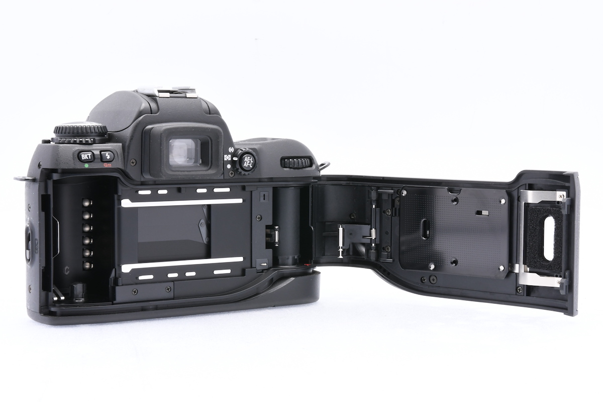 NIKON F80s ボディ + SB-28 + MB-16 ニコン フィルムカメラ AF一眼レフ 