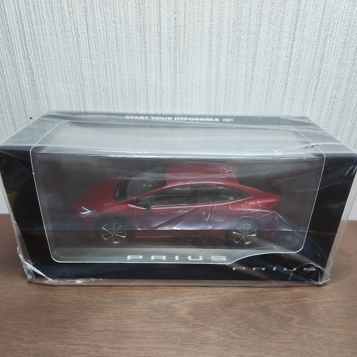 トヨタ プリウス60 エモーショナルレッドⅡ カラーサンプル 1/30サイズ