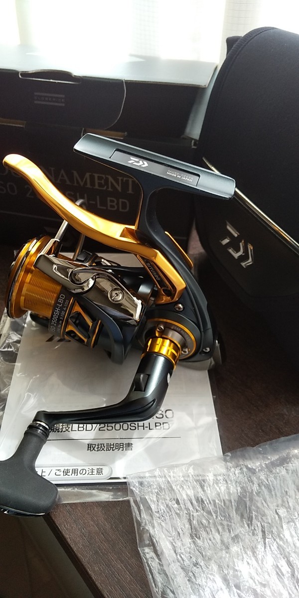 ダイワ18トーナメントiso2500-LBD 新品未使用品