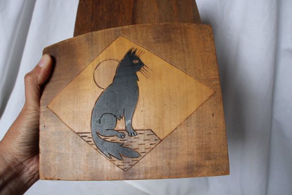 フランス ヴィンテージ 古い木製の壁掛け物入 黒猫の絵柄 美品