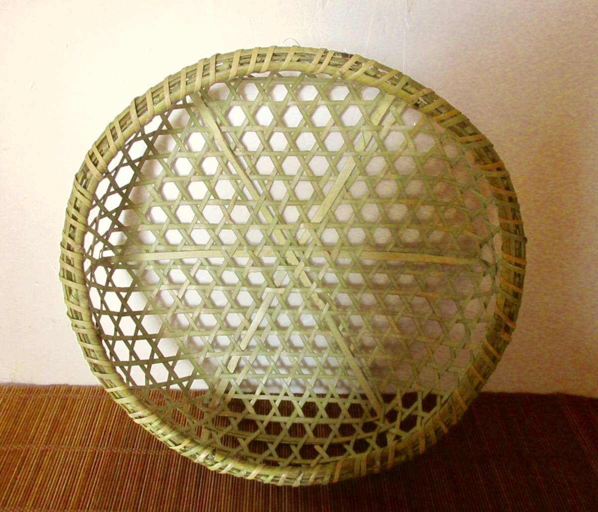 【伝承３００年の老舗造り】★大振りザル・竹かご★深型３段★３7cm前後★爽やか六ッ目編み★青森県産★深山根曲り竹★伝統工芸品★RKN-20