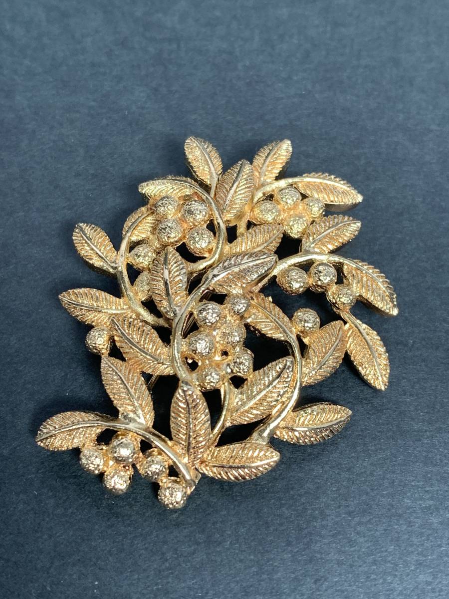 ★コレクター必見！！ Chr.Dior クリスチャンディオール ビンテージ 植物 ブローチ ゴールドカラー 正規品 アクセサリー 冠婚葬祭 F051218