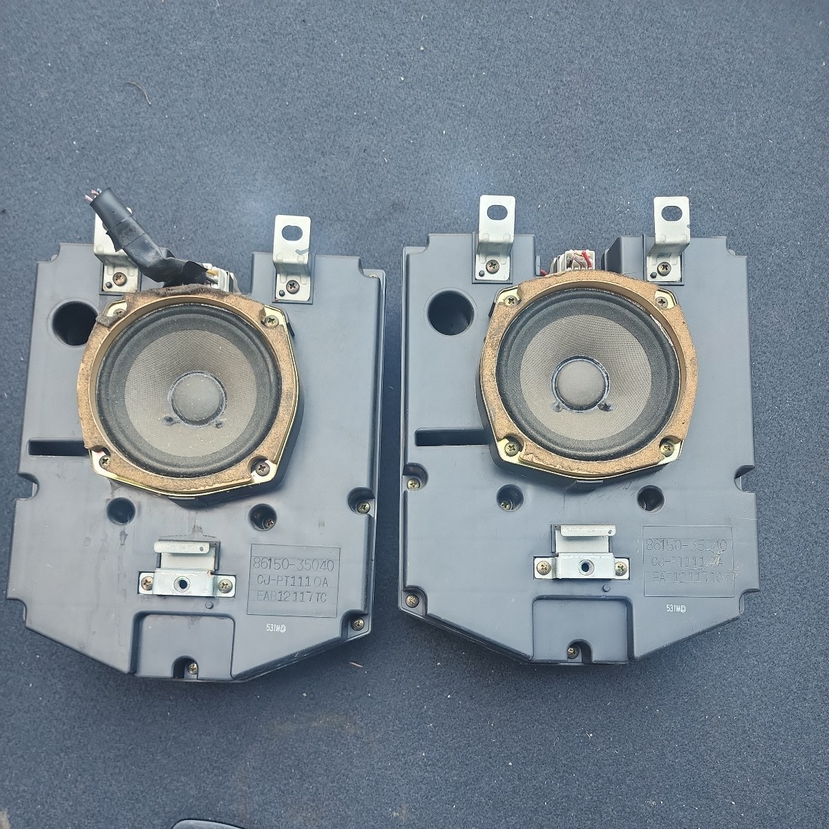 ハイラックスサーフ KZN130W 純正リアスピーカー