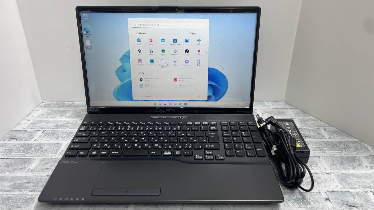 ノートPC LIFEBOOK WAB/E3 ブライトブラック