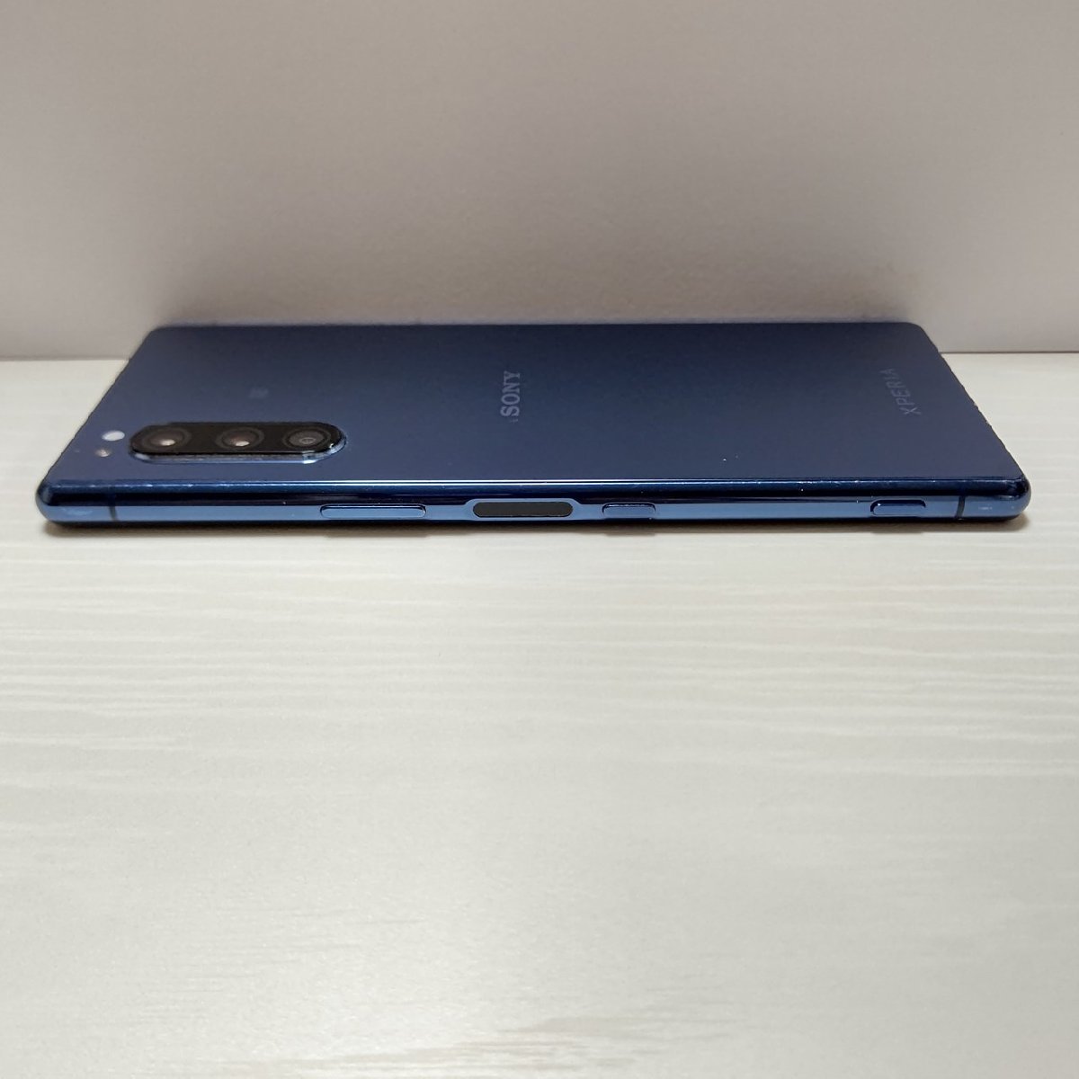 ☆【30183WM】 ジャンク SoftBank 901SO SONY Xperia 5 ブルー SIM