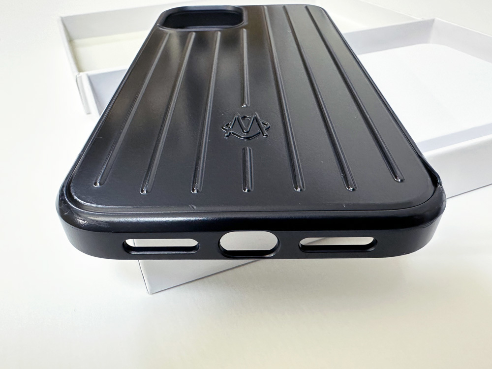 新品//未使用 RIMOWA iPhone12ケース シルバー・グレー黒 11ケース スマホ・タブレット・パソコン 新品-未使用 RIMOWA iPhone12