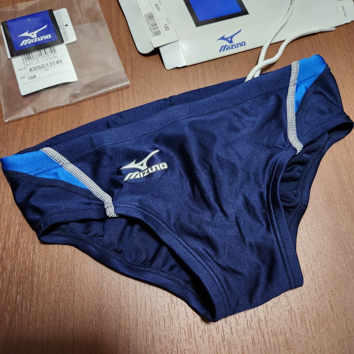 イトマン 美品 競パン 競泳水着 ブーメラン メンズ 150サイズ (Sサイズ