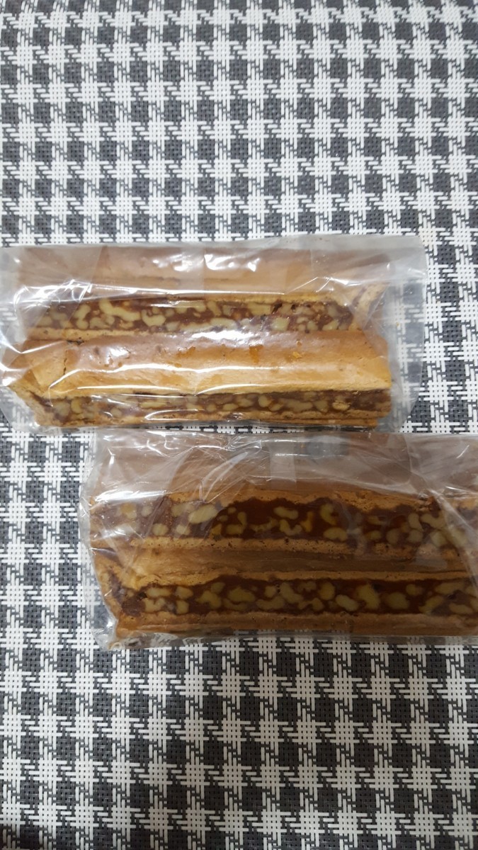 鎌倉紅谷　クルミッ子　切り落とし　310g　　2袋　合計　620g　★　アウトレット ★賞味期限　2023.7.17・7.22 くるみっこ 