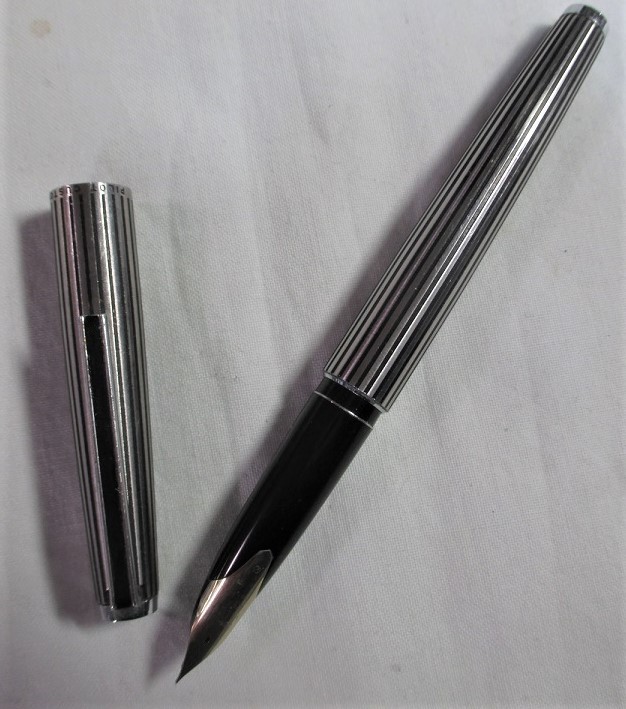 旧タイプ・パイロット万年筆カスタム・蝕刻ストライプ外装/大型18K