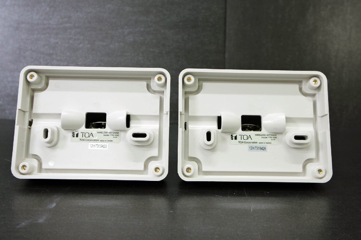 TOA ワイヤレスアンテナ 壁取付用 YW-550 中古TOA ワイヤレスアンテナ