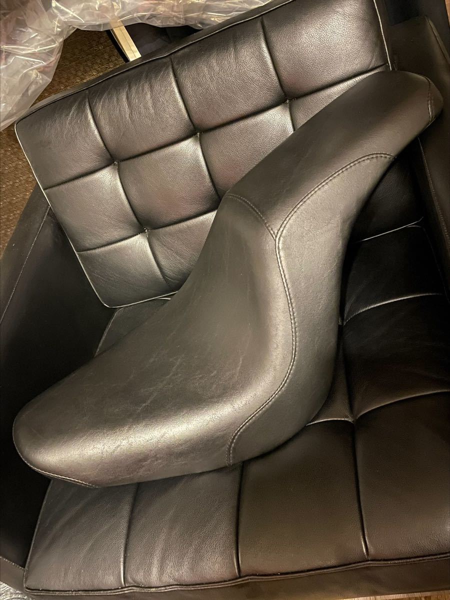 ★ハーレー純正ソフテイルバットランダーシート