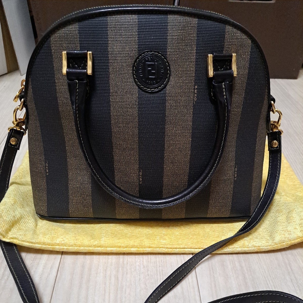 ペカン柄 PVC ハンドバッグ ハンド X88624594 美品フェンディ FENDI