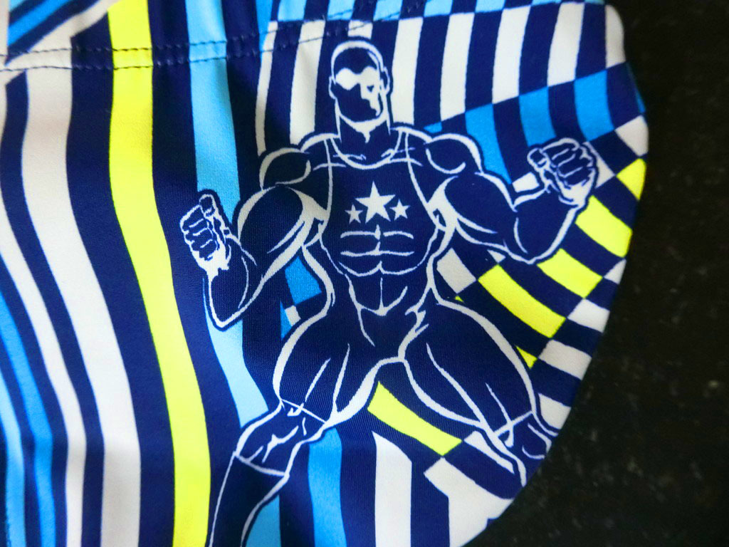 新品タグつき☆arenaアリーナ♪nuxニュークスメンズ競泳水着Mサイズ 