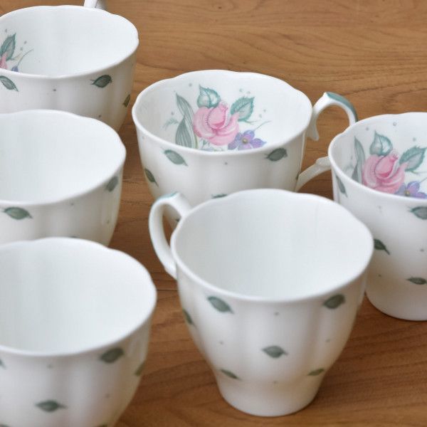 超美品、レアー、スージークーパー「チューリップ」トリオ１客 スージークーパー 超美品、レアー、 スージークーパー フレグランス クリーマー・ピッチャー(大小2個)