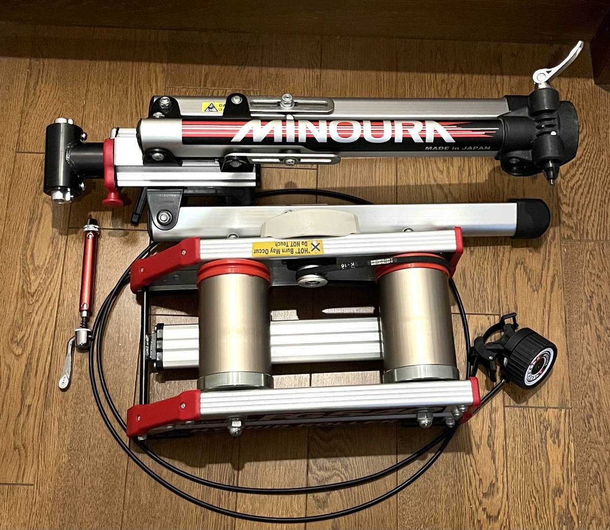 ミノウラ MINOURA FG540 多から ハイブリッドローラー スルーアクスル付き