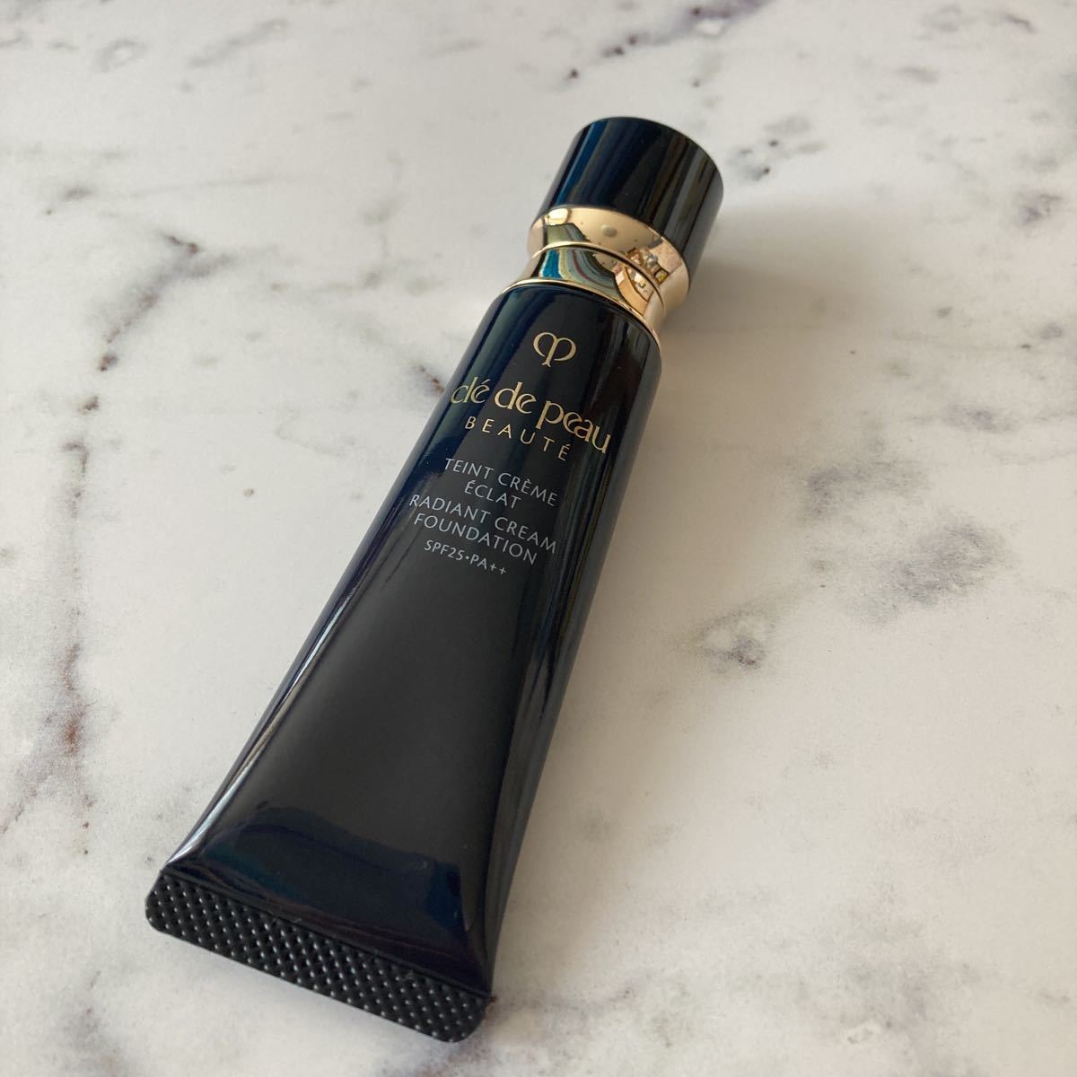 オークル30・クレ・ド・ポー ボーテ・タンクレームエクラn・クリーム