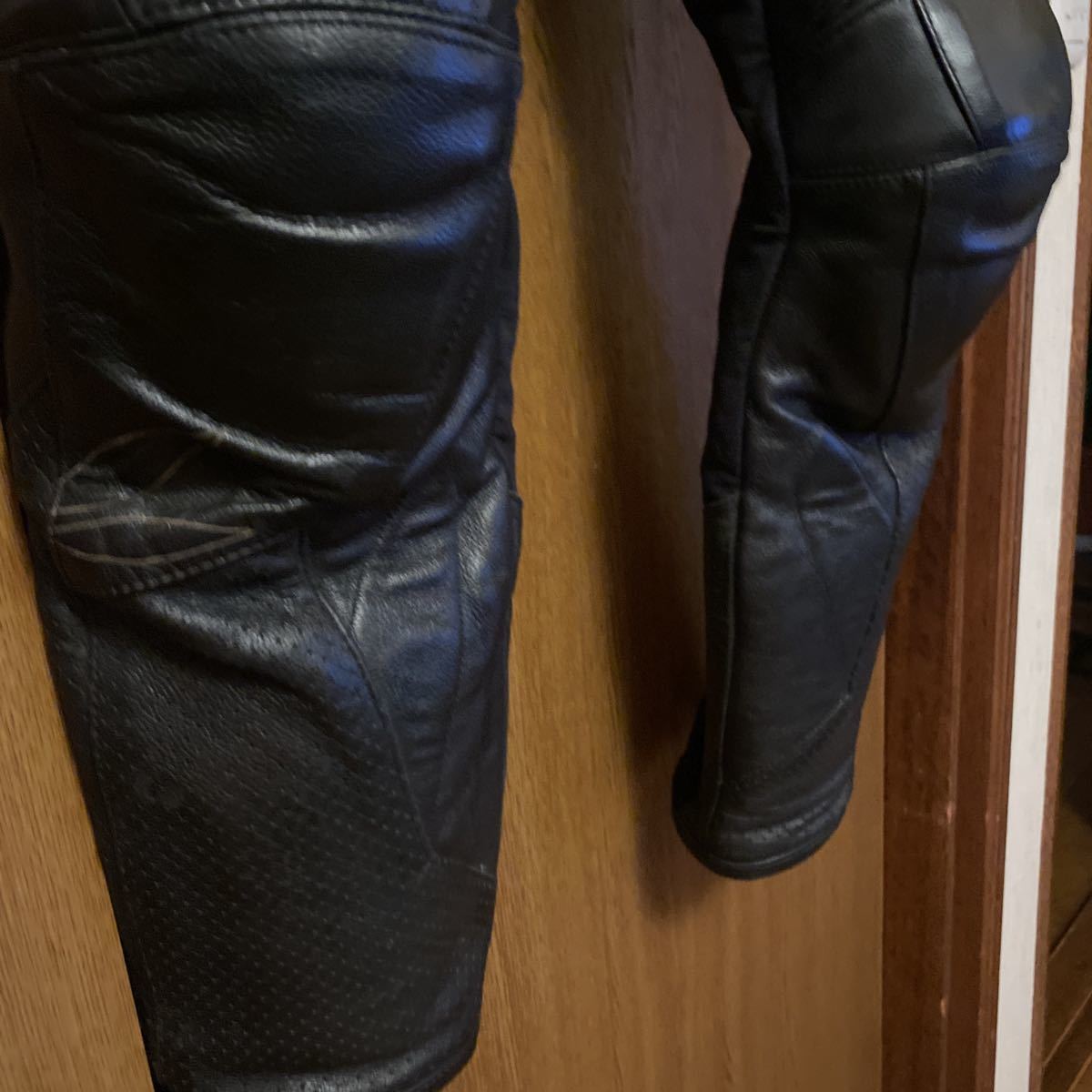 RSタイチ 817 ベンデッドレザーパンツ ブーツアウト パンチングレザー