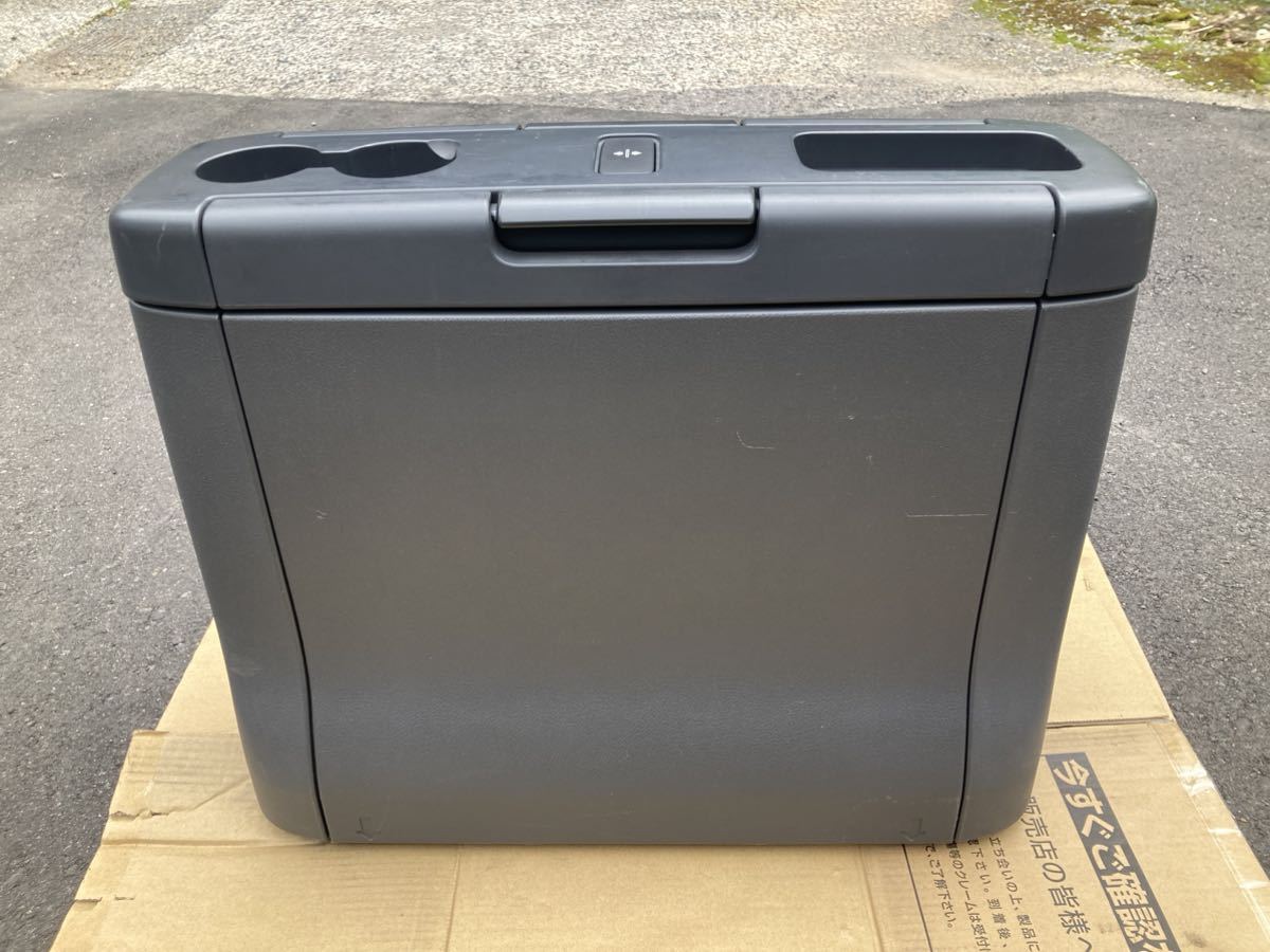 メルセデスベンツ V350 W639 リアテーブル 【公式通販】